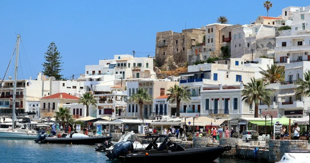 ilha de naxos na grécia indicando a história da música na grécia